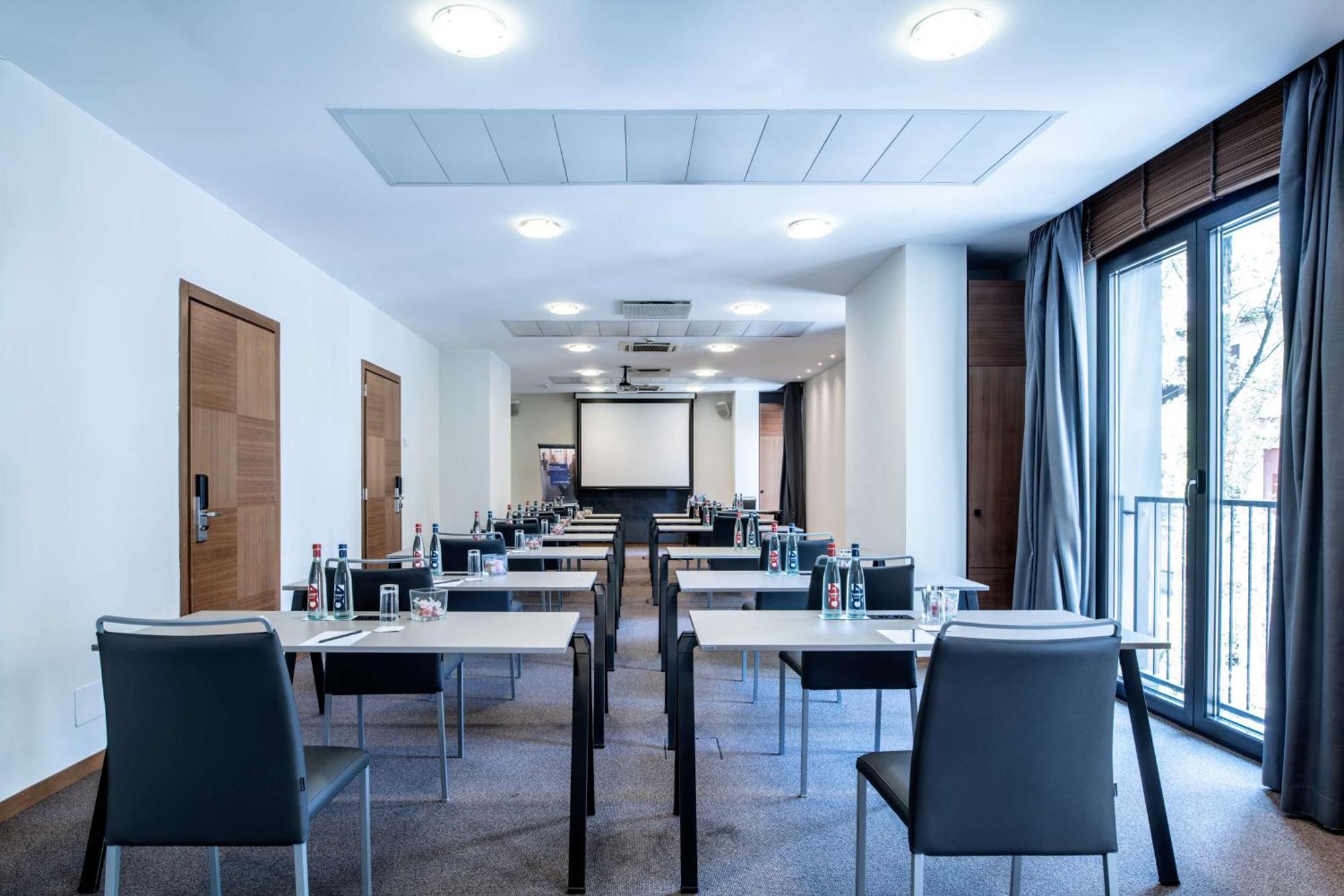 Radisson Blu Hotel Milano Esterno foto
