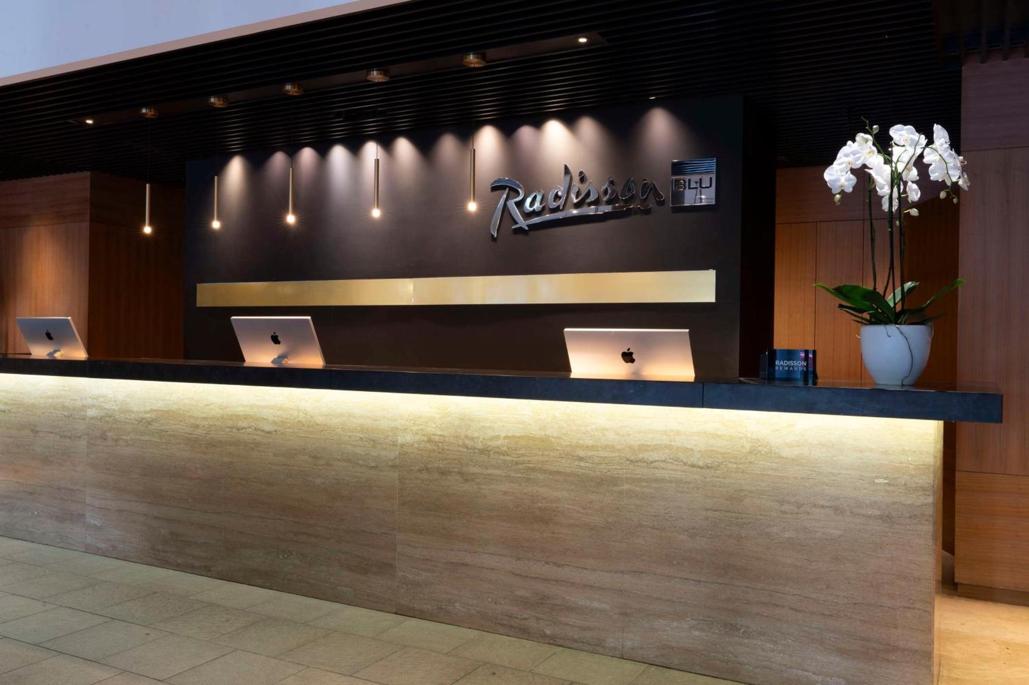 Radisson Blu Hotel Milano Esterno foto