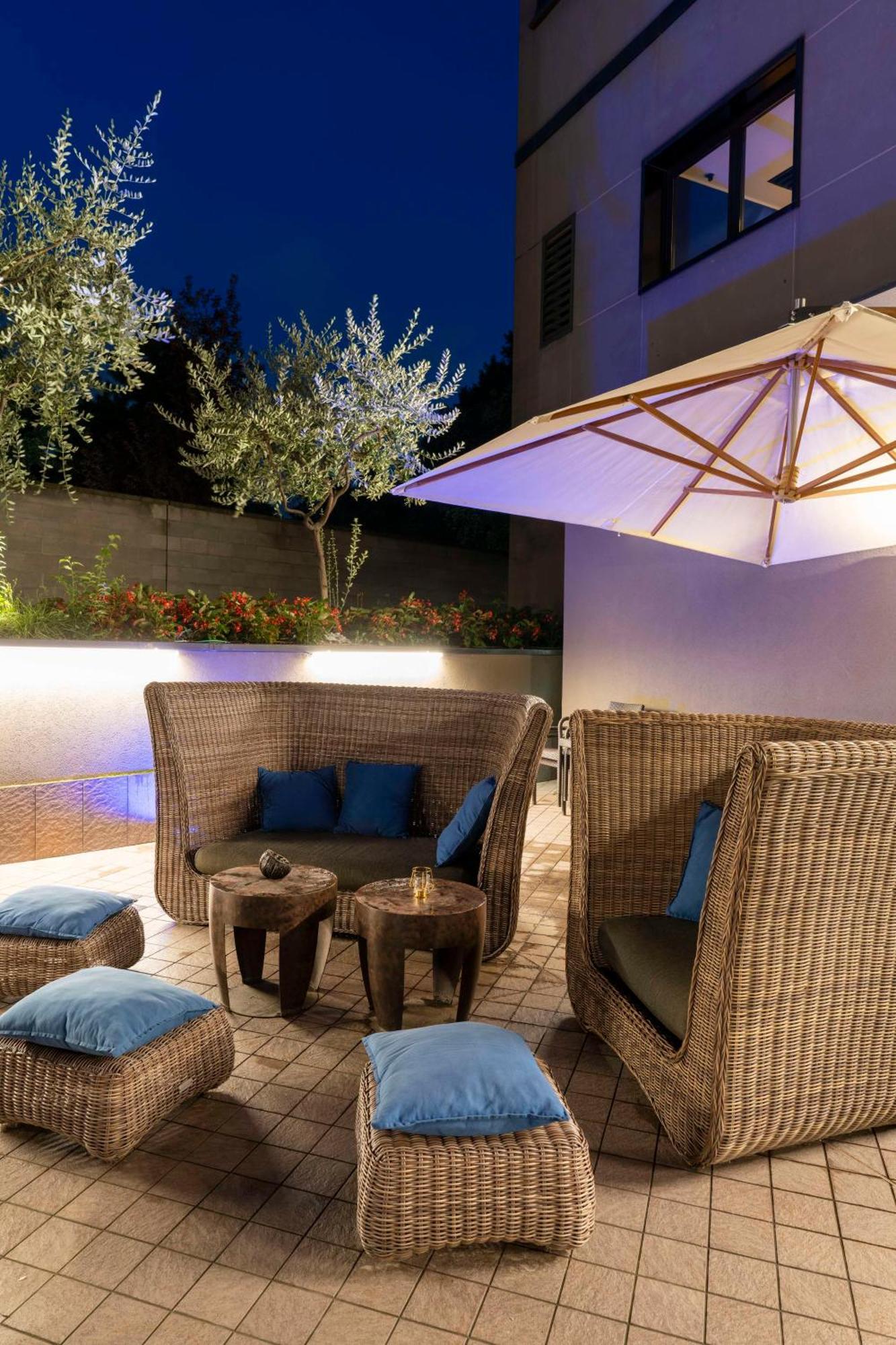 Radisson Blu Hotel Milano Esterno foto